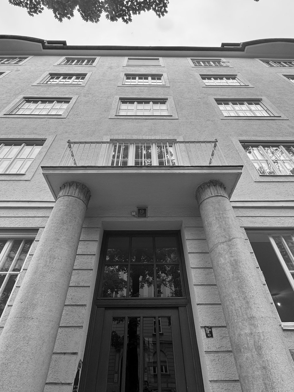 Welcome to our new FUNDED office! 🚀